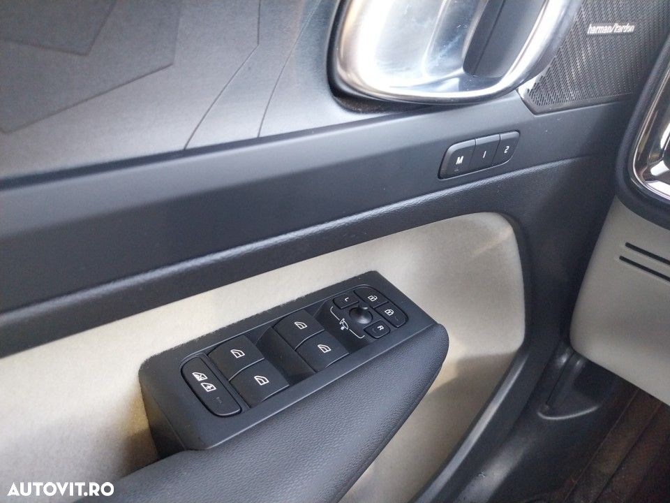 Volvo XC 40 - 12