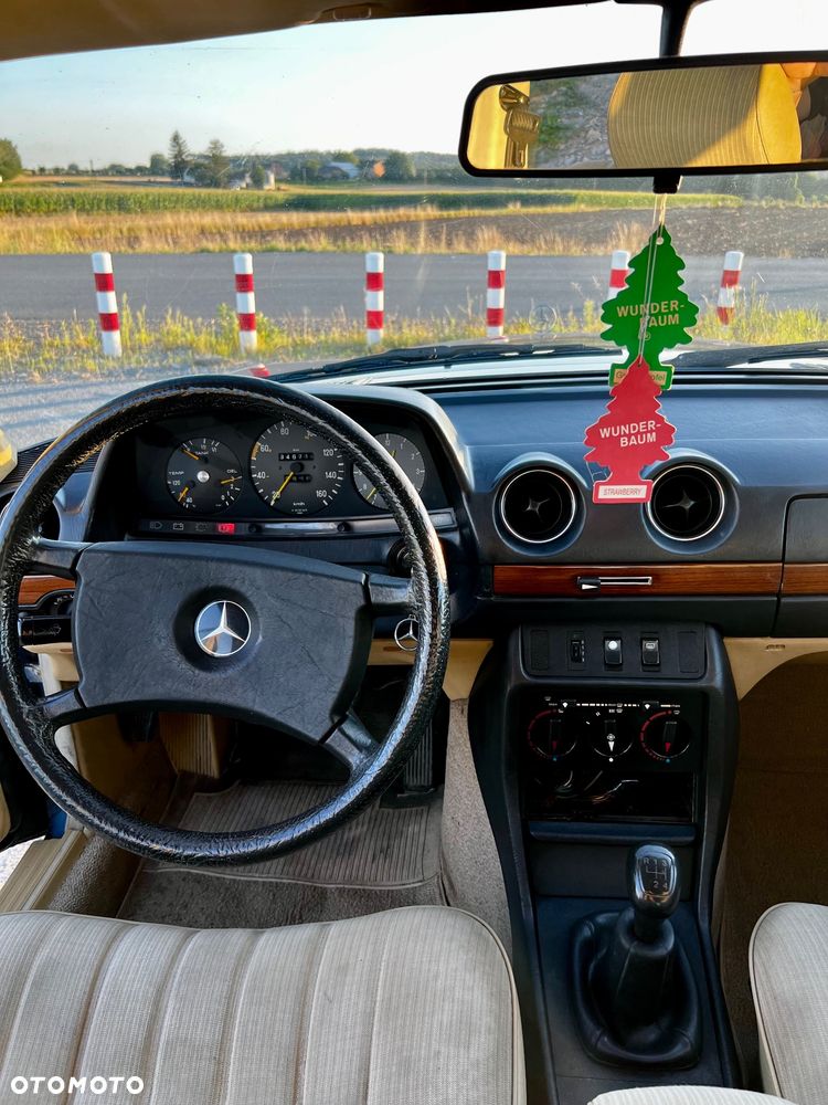 Mercedes-Benz W123 - 6