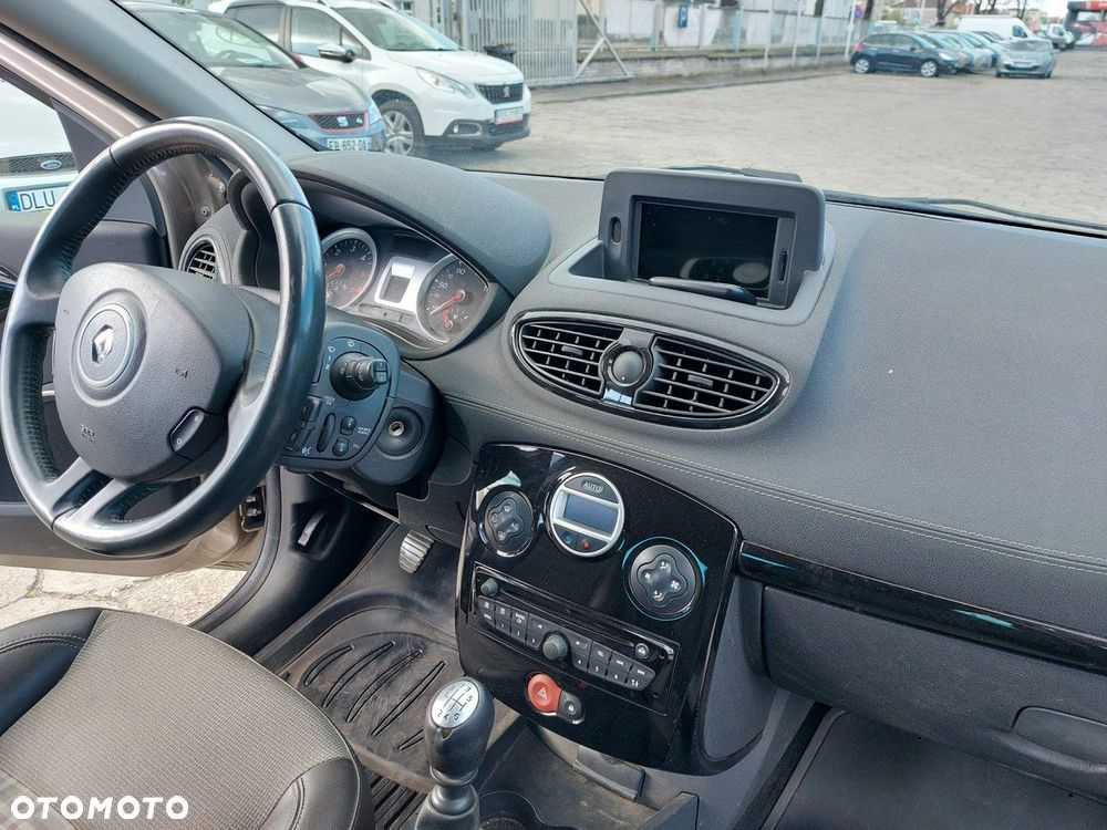 Renault Clio - 15