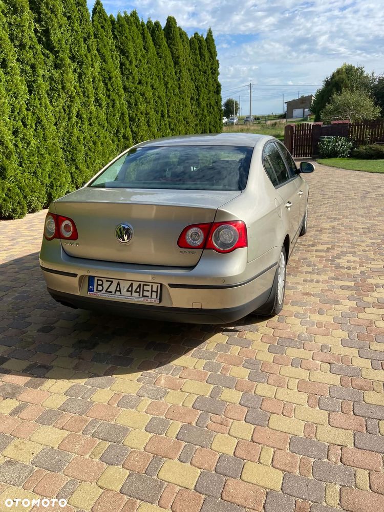 Volkswagen Passat - 8