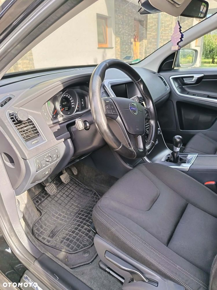 Volvo XC 60 D3 Momentum - 4