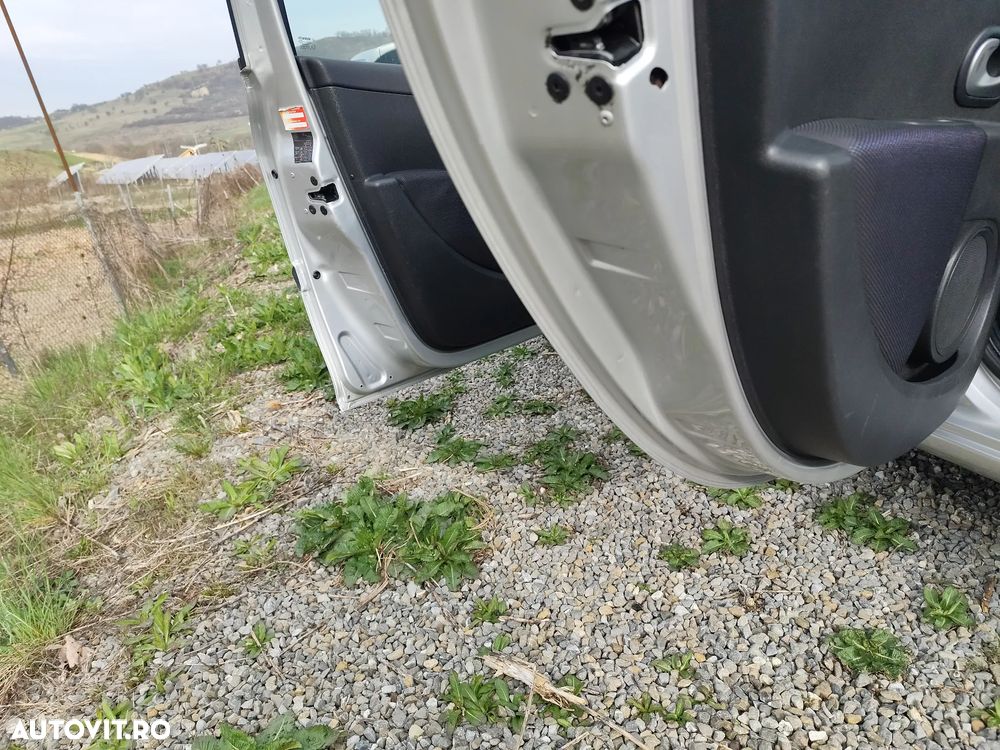 Renault Clio III 1.4 16V Privilege - 13