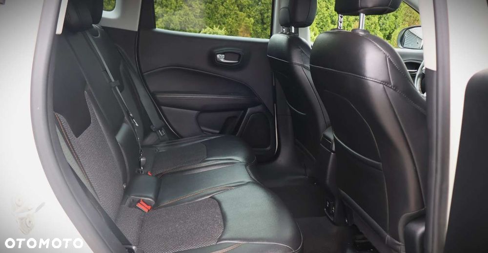 Jeep Compass - 16