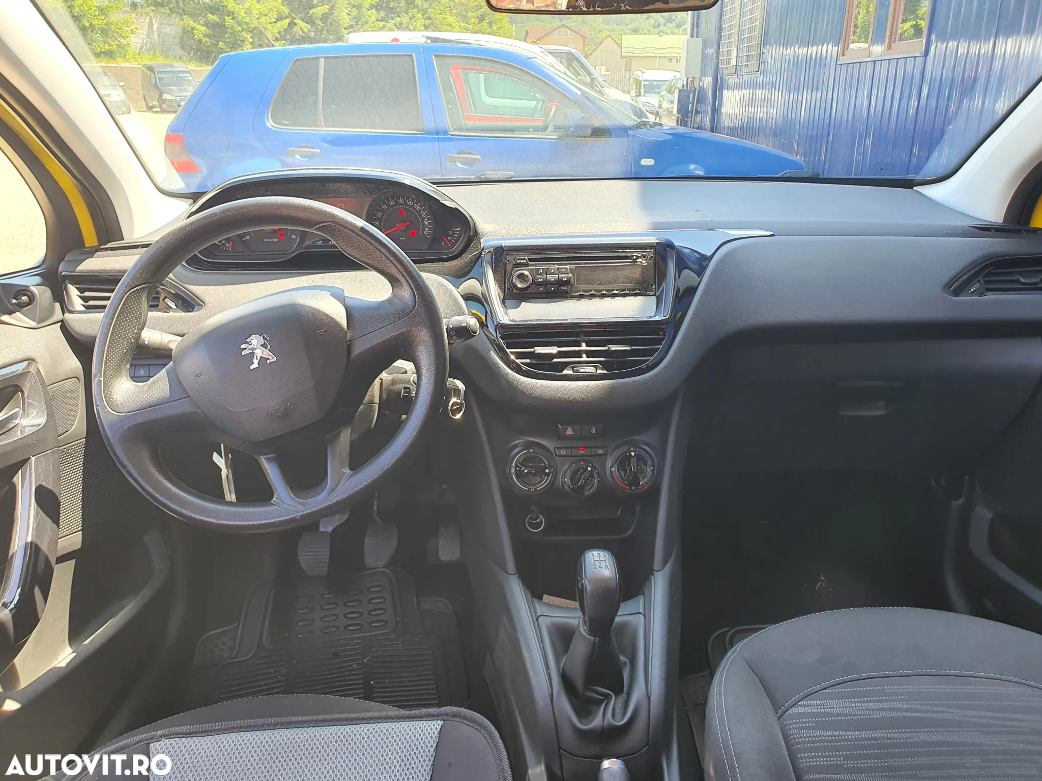 Peugeot 208 - 9