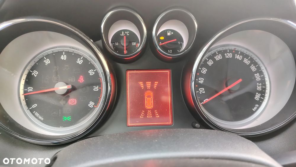 Opel Astra 1.4 T Cosmo EU6 - 10