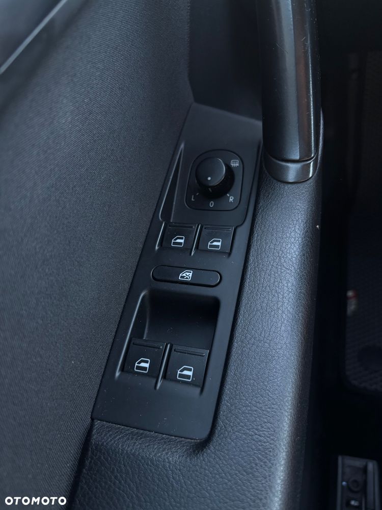 Volkswagen Passat - 15
