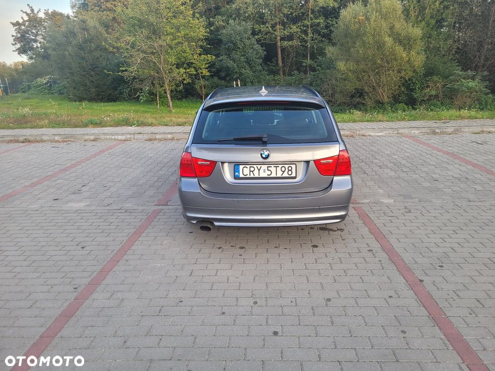 BMW Seria 3 318d - 5