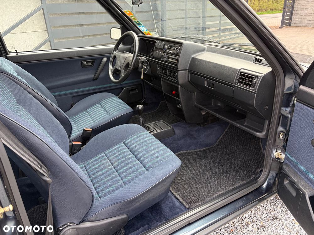 Volkswagen Golf 1.6 CL - 15