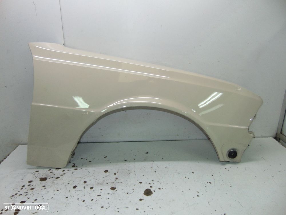 Peugeot 305 guarda lamas - 1