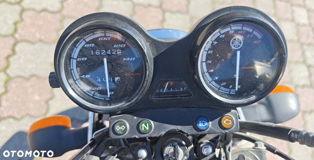 Yamaha YBR - 8