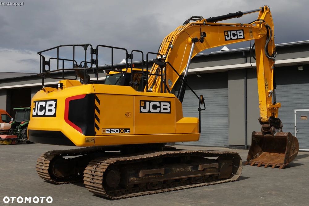 JCB 220X - 9