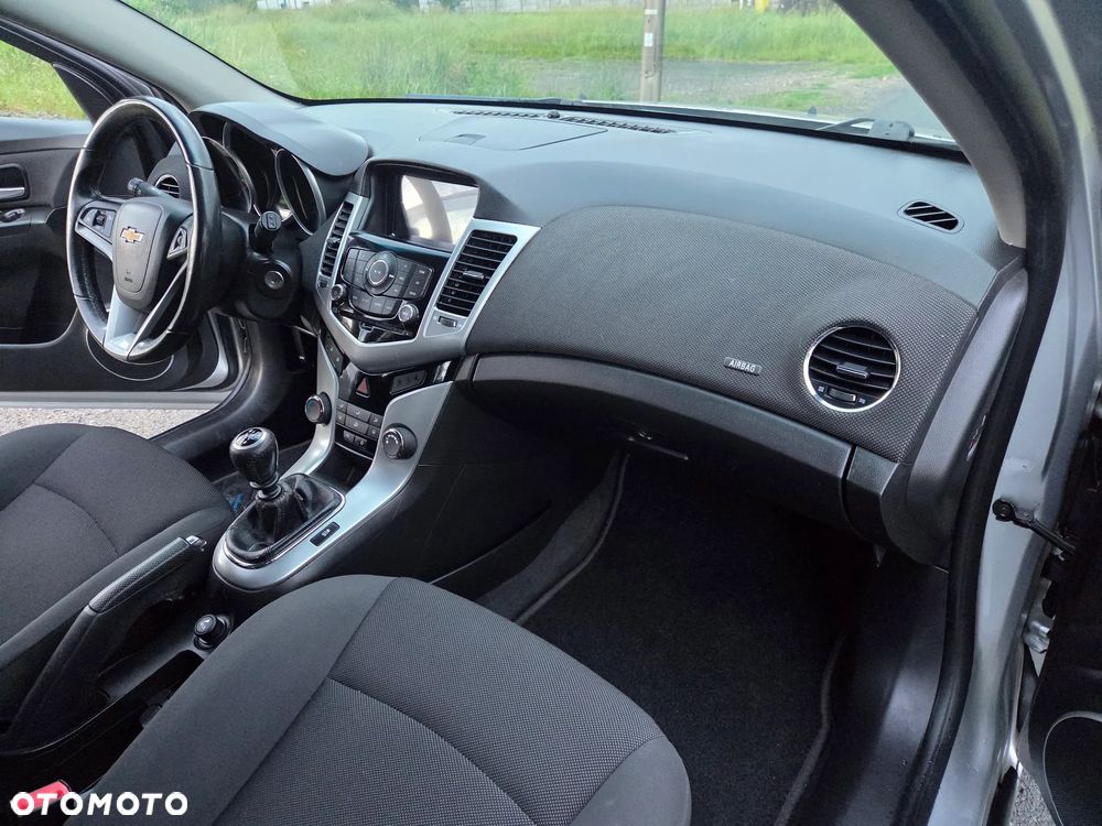 Chevrolet Cruze 1.6 - 12