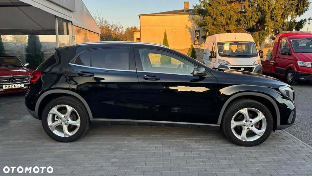 Mercedes-Benz GLA - 15