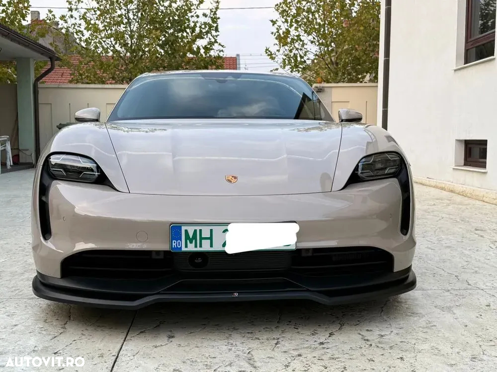 Porsche Taycan - 5