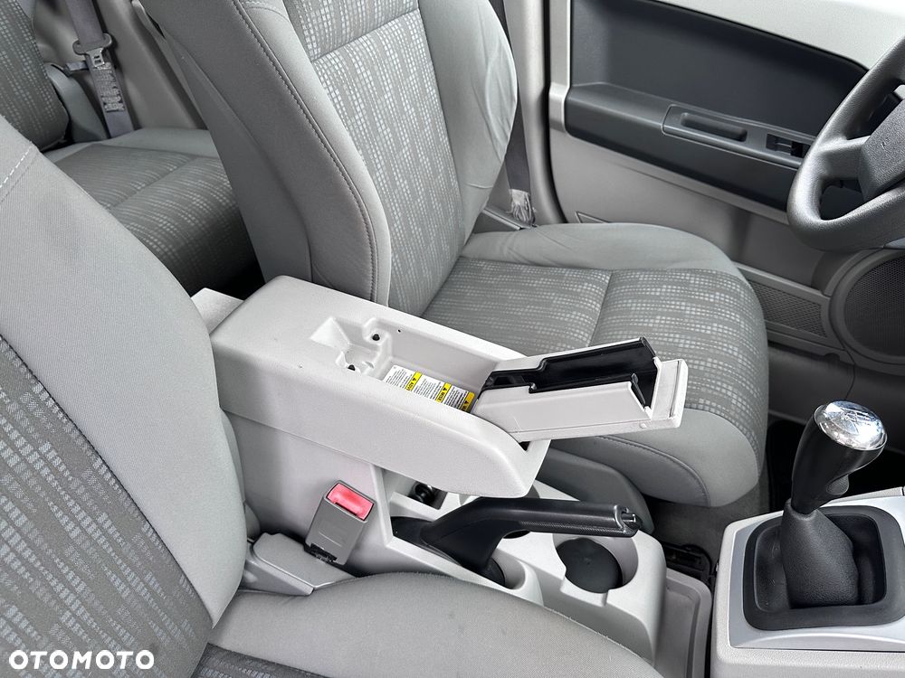 Dodge Caliber 1.8 SE - 29