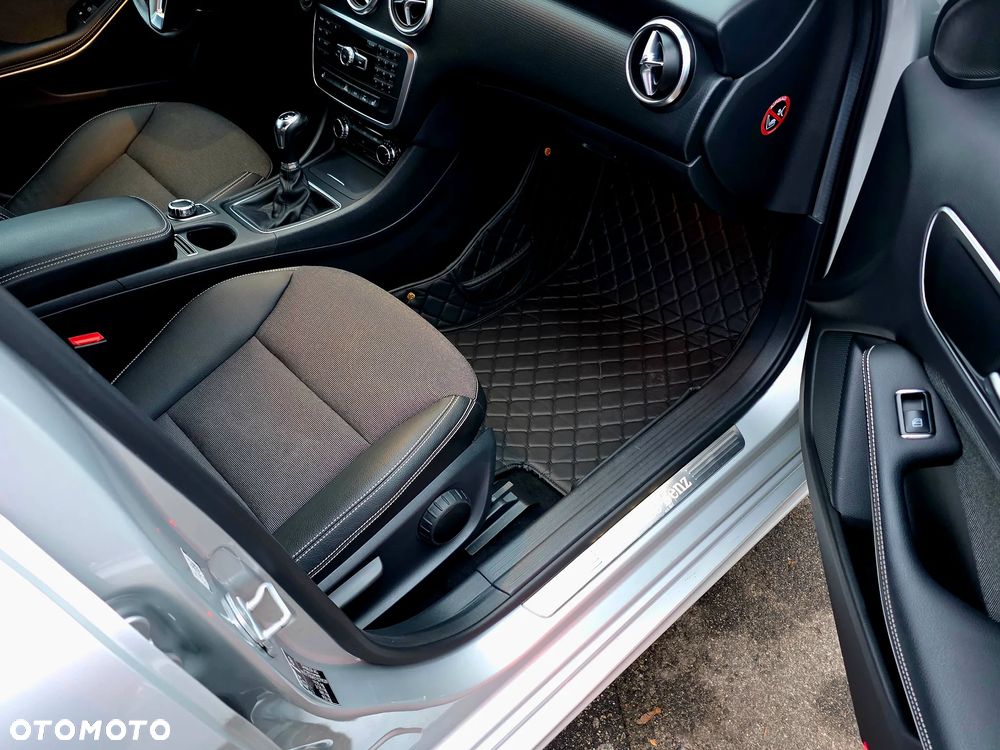 Mercedes-Benz Klasa A 180 (BlueEFFICIENCY) - 18