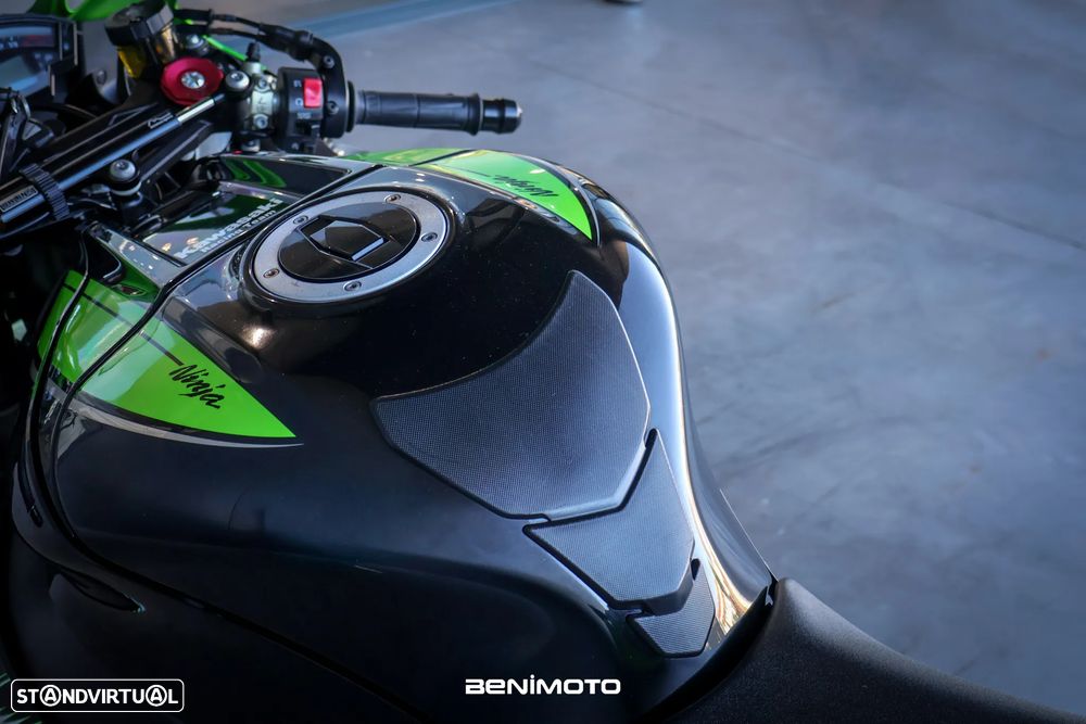 Kawasaki ZX 10R - 13