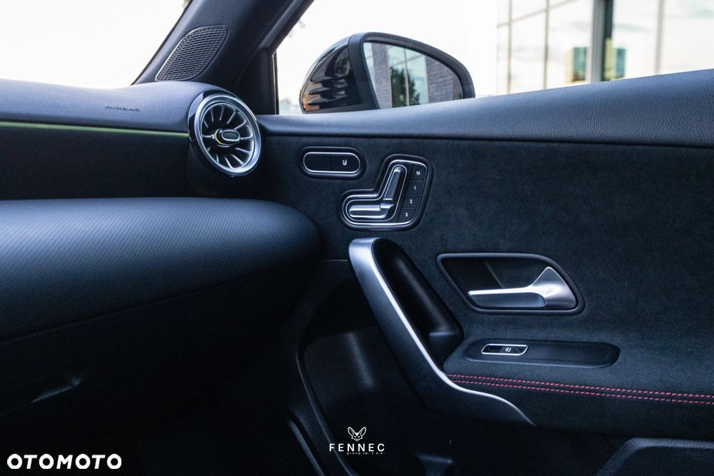 Mercedes-Benz Klasa A 220 4-Matic AMG Line 8G-DCT - 29