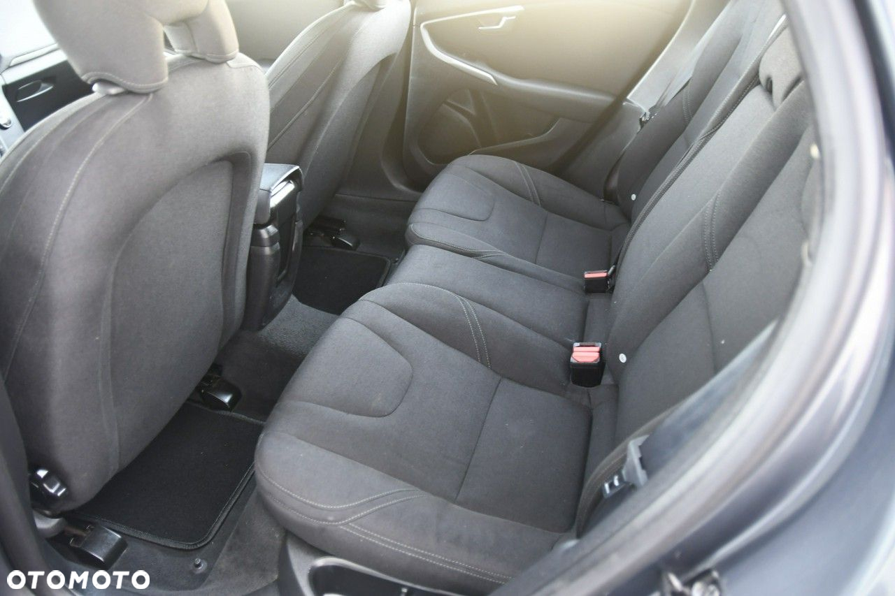 Volvo V40 - 16