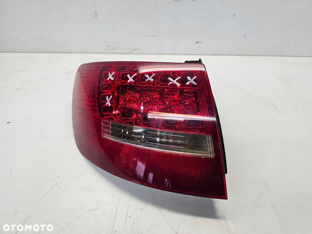 LAMPA LEWY TYŁ LED W BŁOTNIK AUDI A6 C6 LIFT 4F9945095E - 2