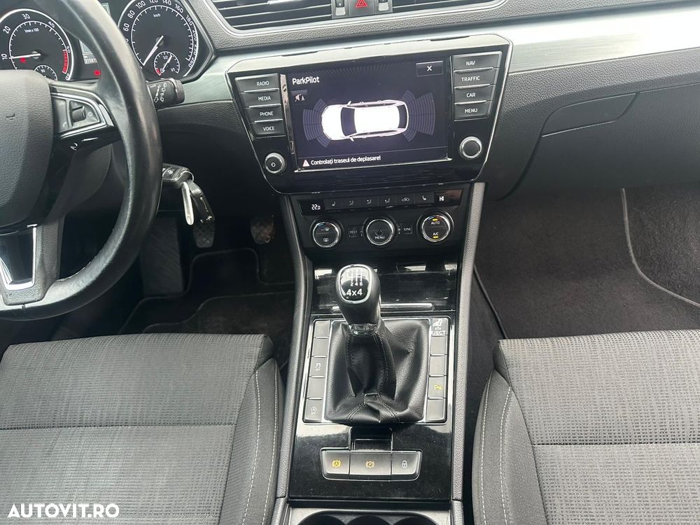 Skoda Superb 2.0 TDI 4X4 Style - 10