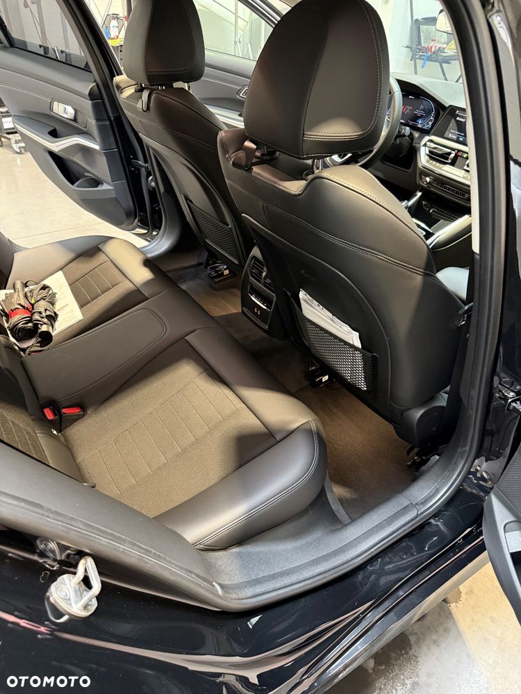 BMW Seria 3 - 34