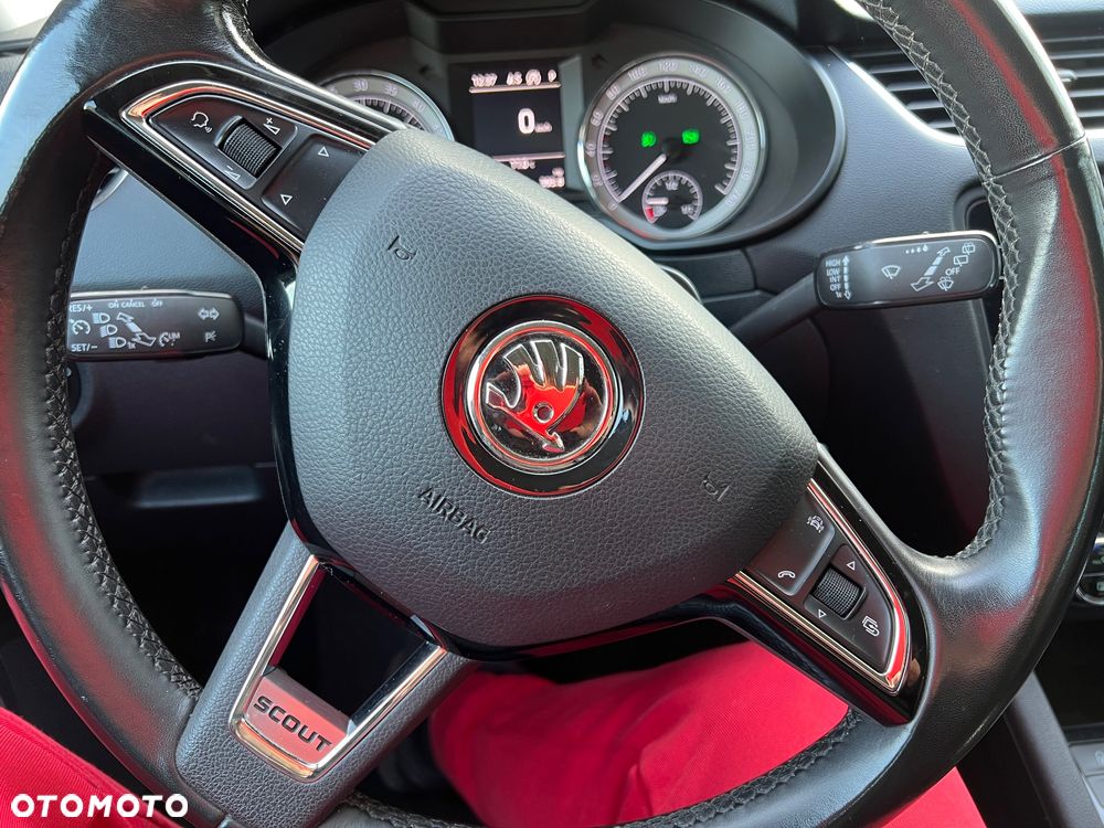 Skoda Octavia Scout 2.0 TDI 4x4 DSG - 20