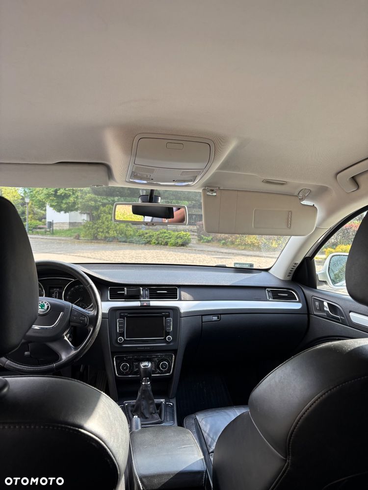 Skoda Superb 2.0 TDI Ambition - 11