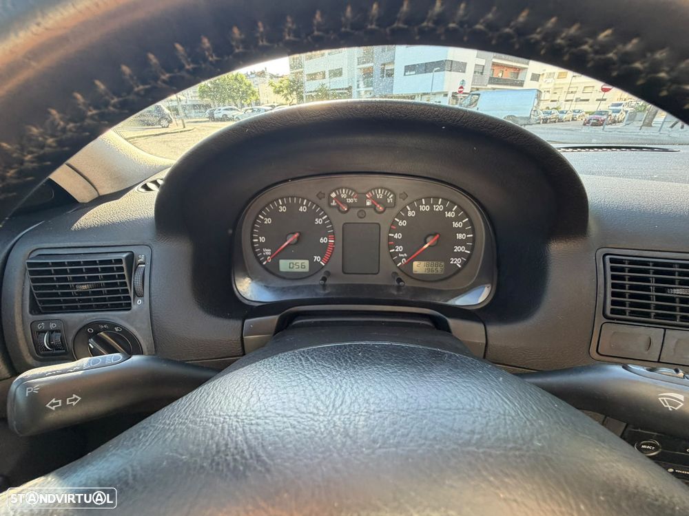 VW Golf 1.4i Confortline - 23