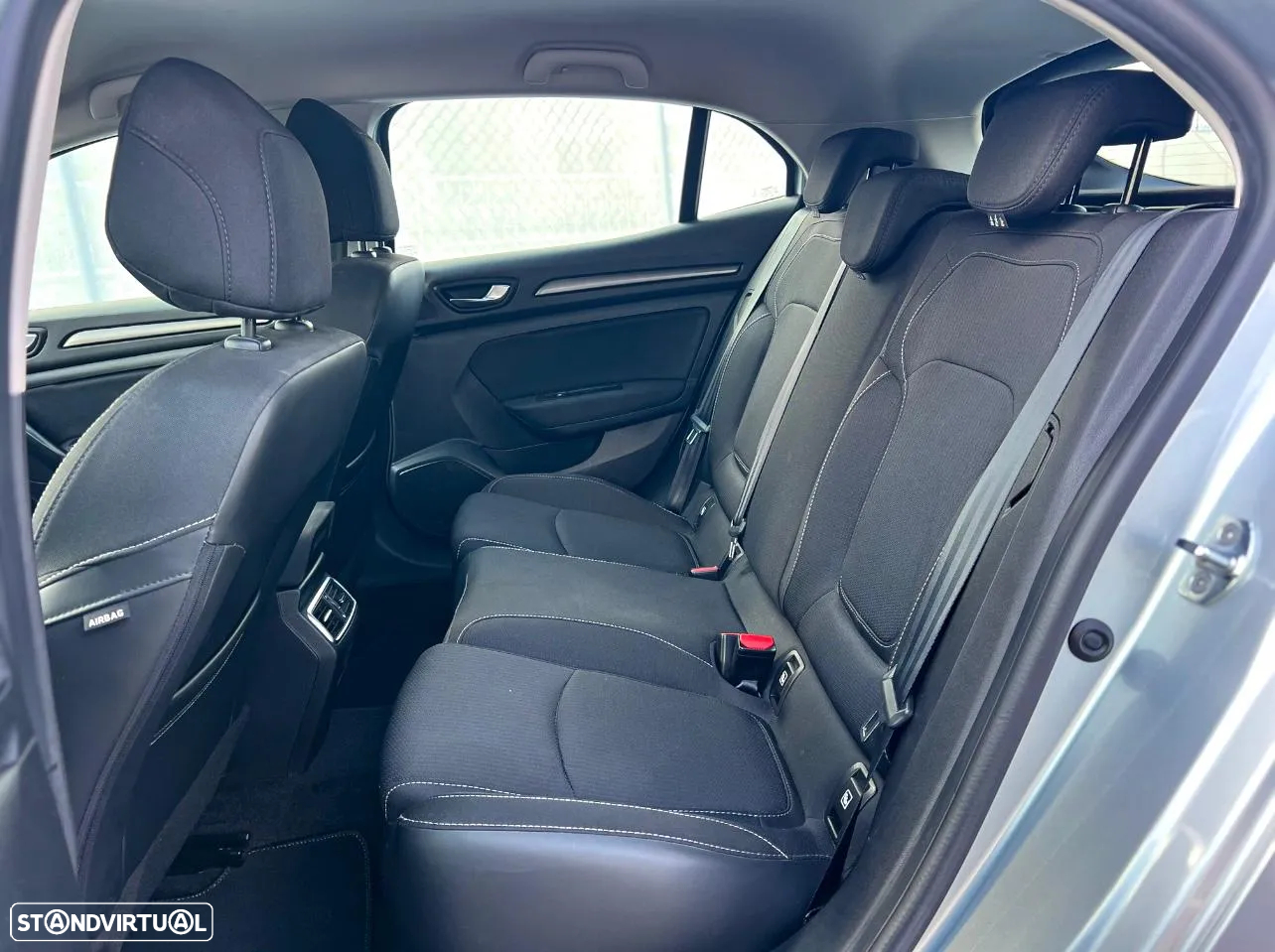 Renault Mégane 1.5 Blue dCi Limited - 10