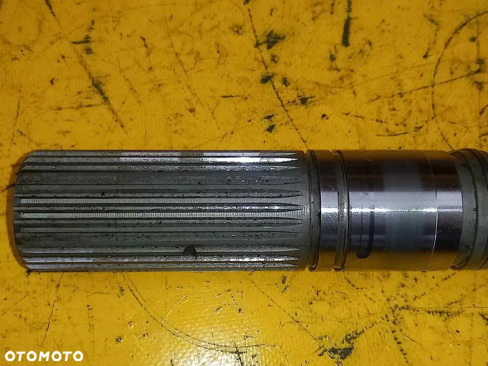 Wałek kosza sprzęgła ZF  Deutz Fahr Agrotron 106 - 6