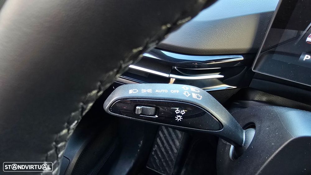 MG MG4 64 kWh Luxury - 14