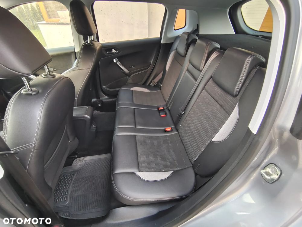 Peugeot 2008 PureTech 82 Allure - 13