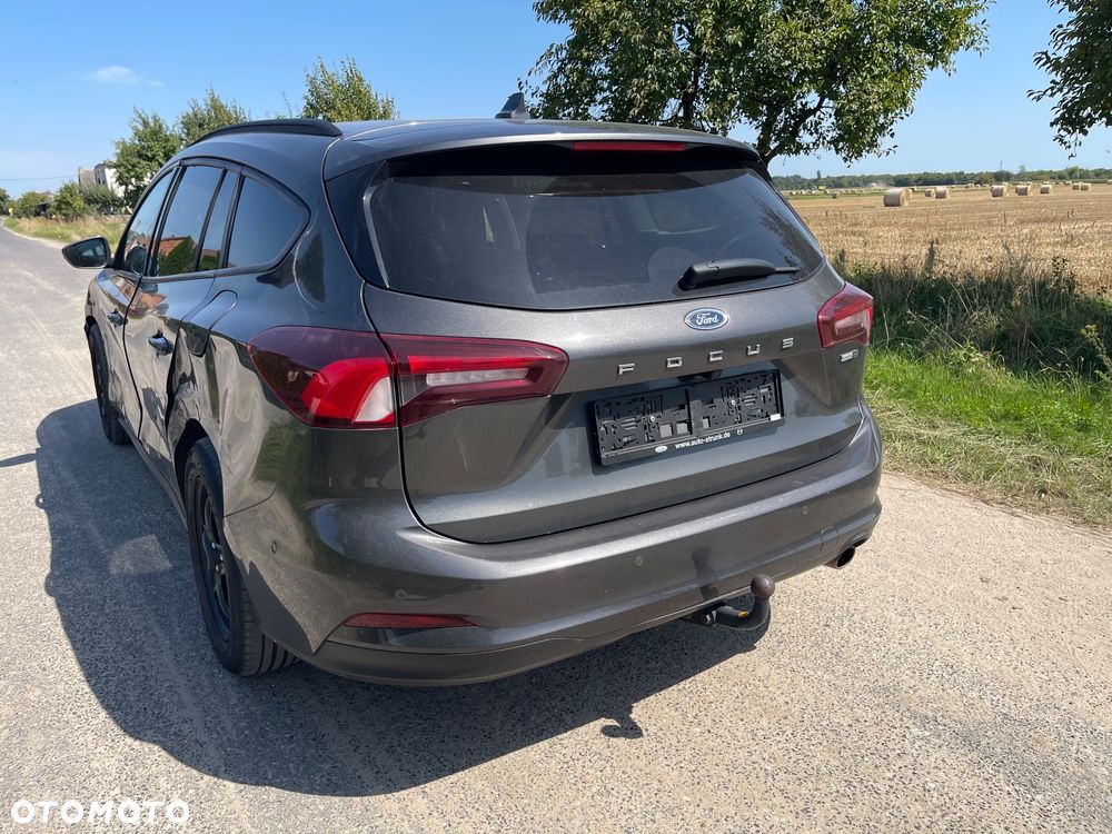 Ford Focus Turnier 1.0 EcoBoost Start-Stopp-System COOL&CONNECT DESIGN - 9