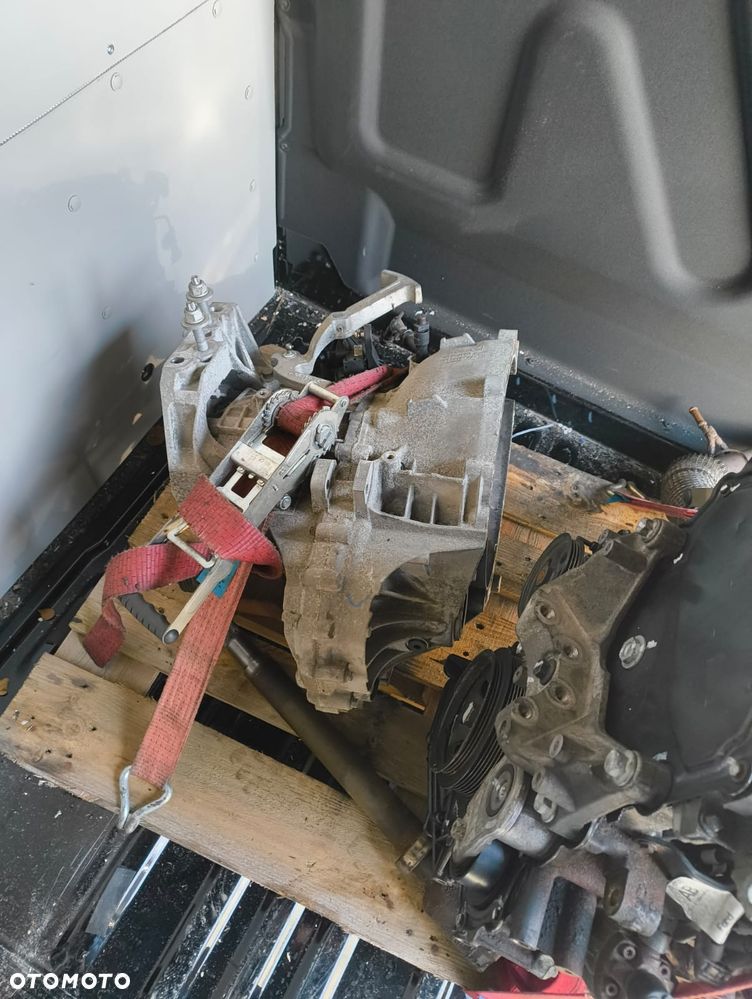Ford Transit - 12