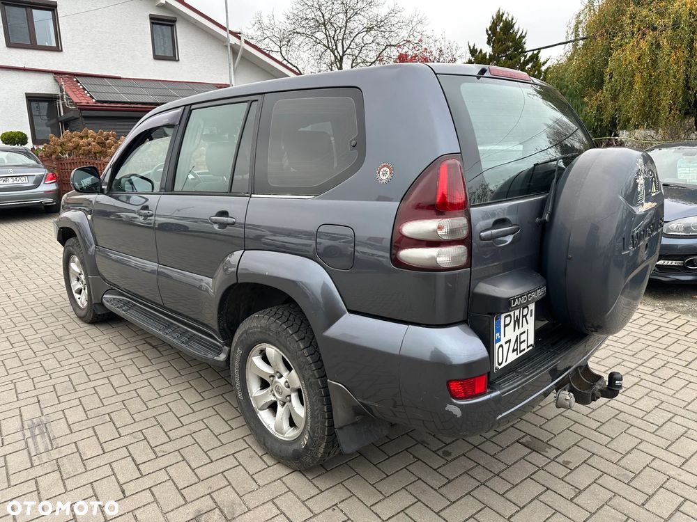 Toyota Land Cruiser - 4