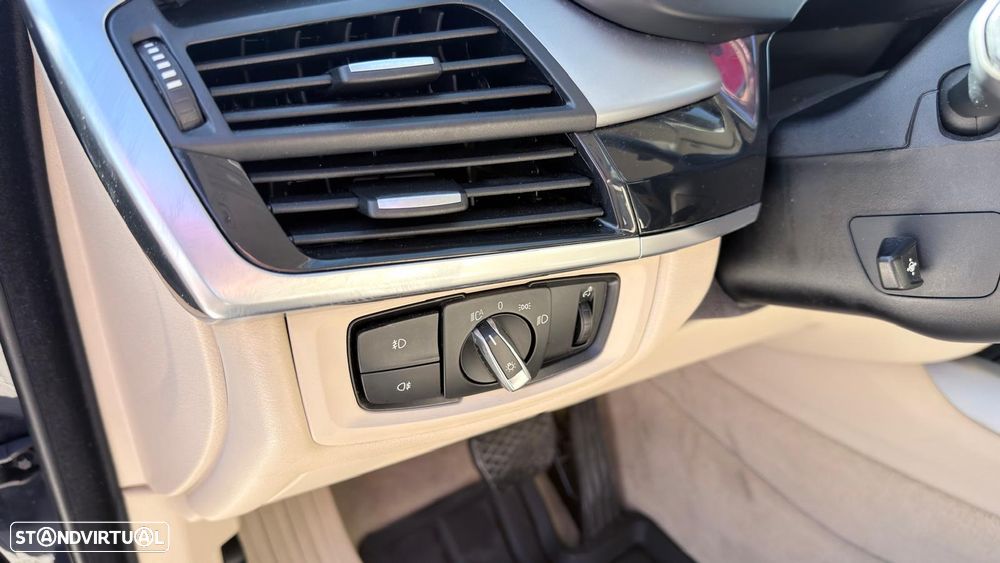 BMW X5 25 d sDrive Comfort 7L - 31