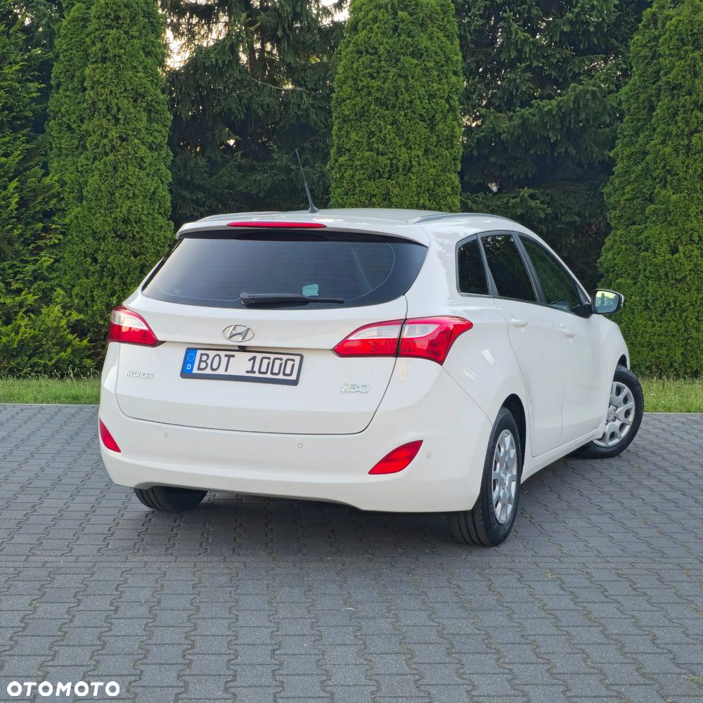 Hyundai i30 blue Kombi 1.6 GDi Passion - 18