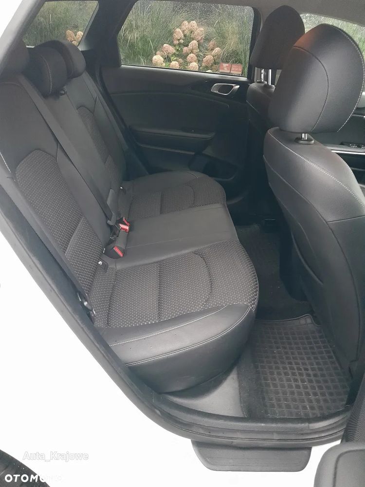 Kia Ceed 1.4 L - 25
