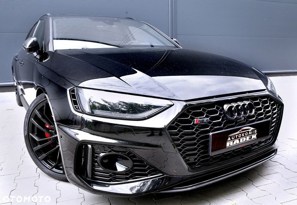 Audi RS4 Limousine - 23