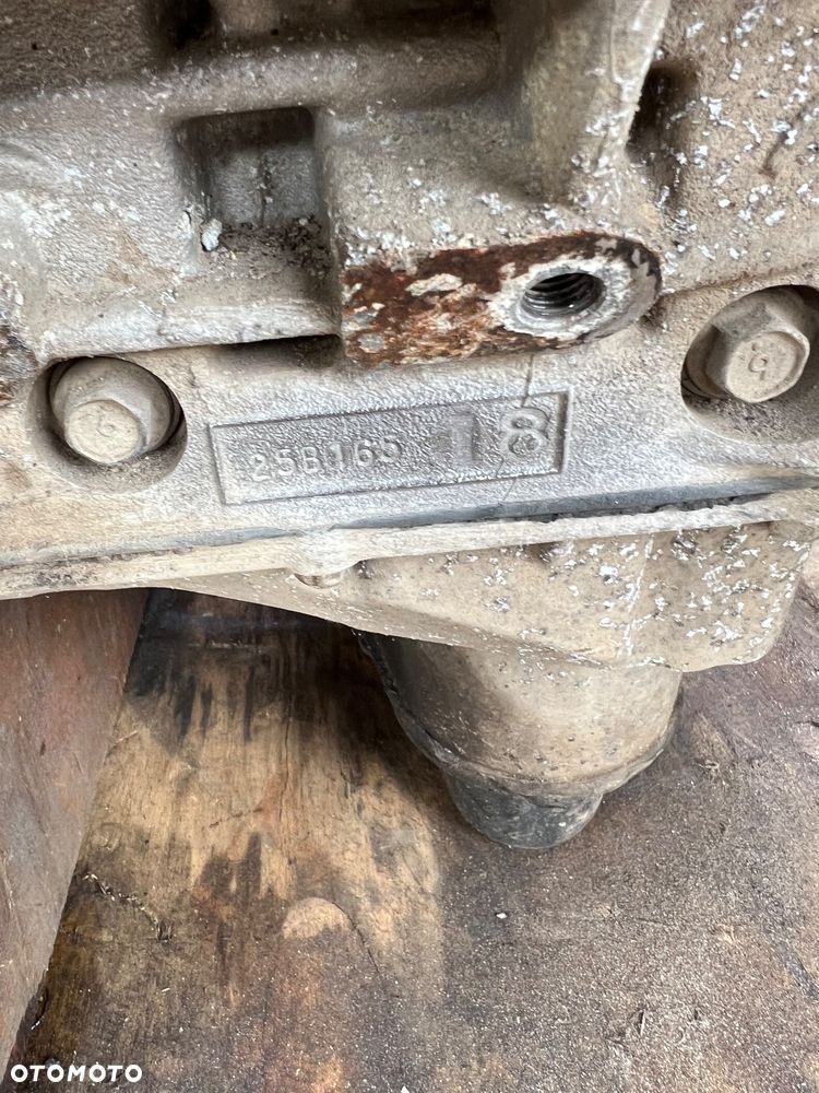 Silnik słup Nissan titan 5.6b v8 2012r - 7