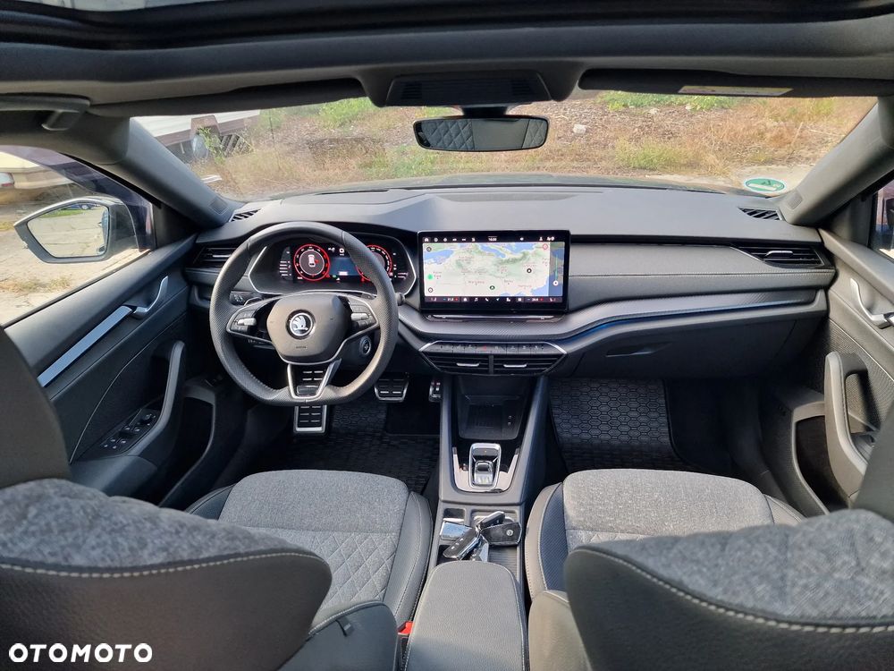 Skoda Octavia Combi 2.0 TDI DSG Sportline - 19