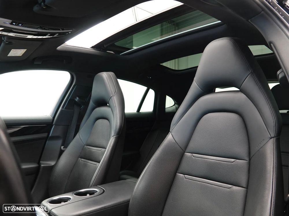 Porsche Panamera 4 E-Hybrid - 27
