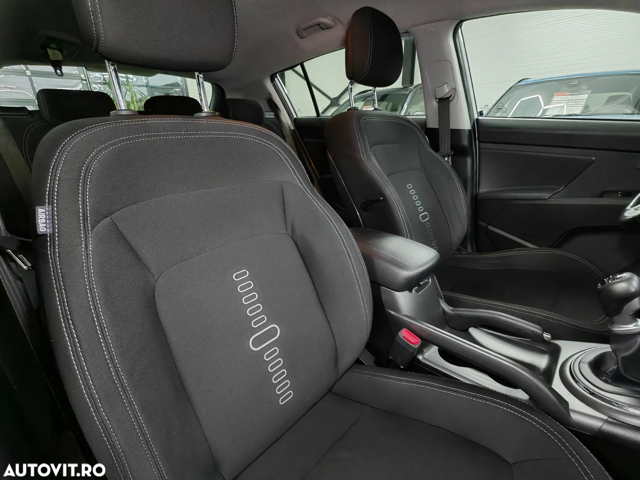 Kia Sportage 1.7 CRDI 2WD Dream-Team Edition - 40