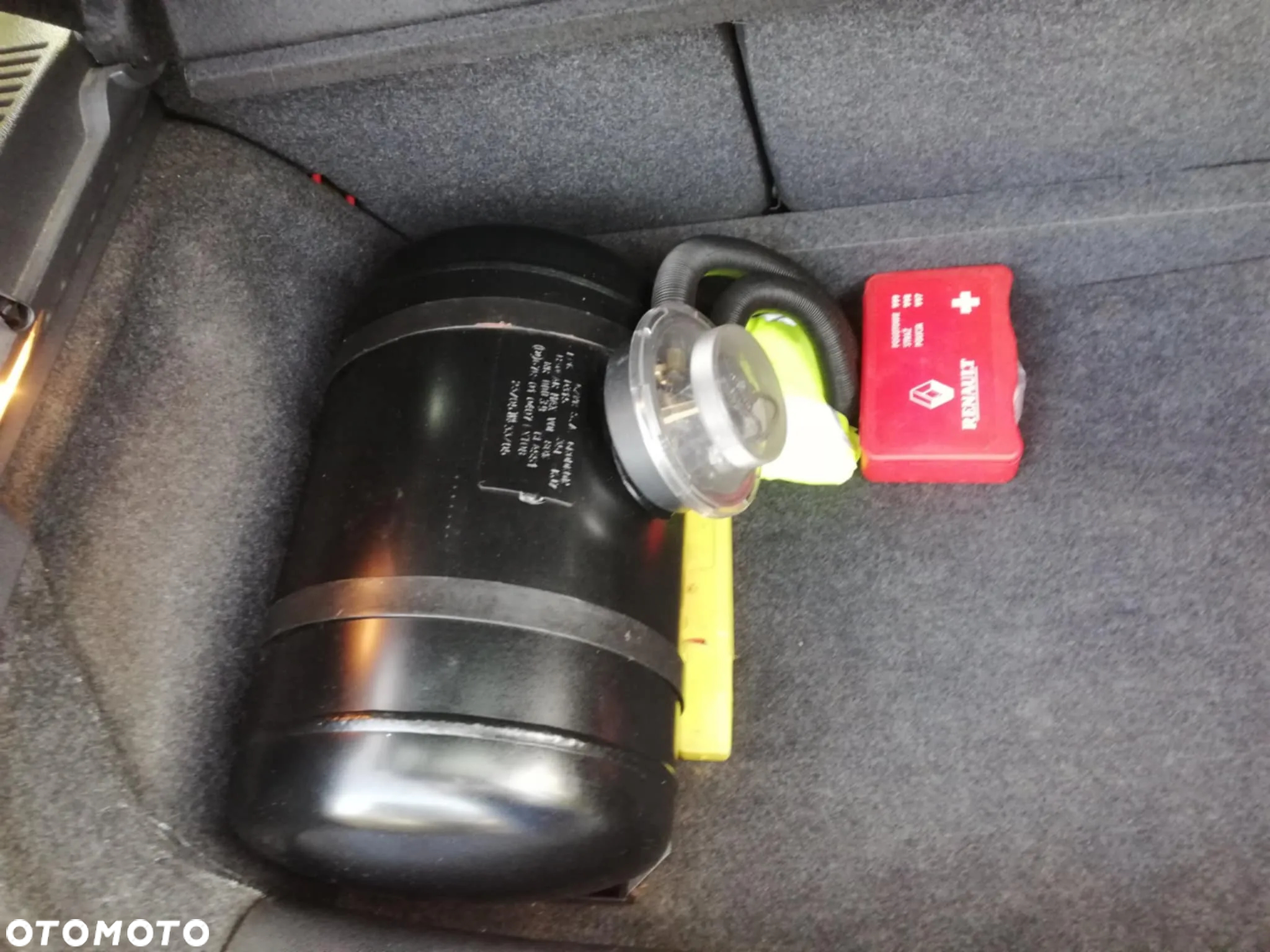 Renault Clio 1.2 16V Alize - 9