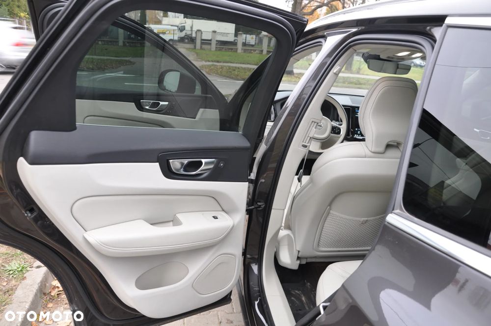 Volvo XC 60 T8 AWD Recharge Polestar Engineered - 20