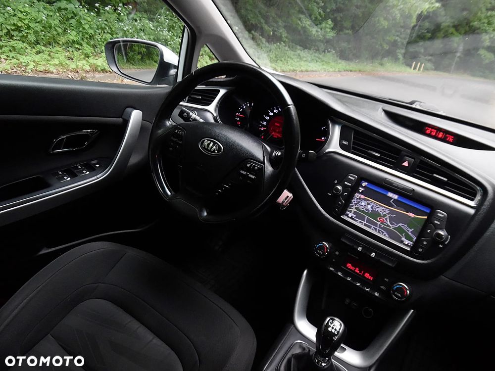Kia Ceed - 25