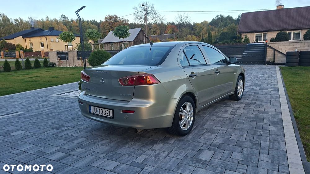 Mitsubishi Lancer - 15