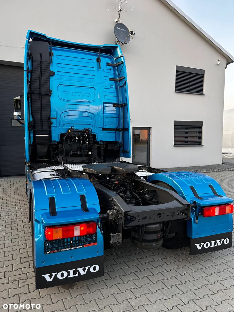 Volvo FH 500/Euro6/1 turbina /IDEALNY/ Nowe sprzęgło/Metalik/ Salon PL / Halogeny/Alufelgi //Klima Postojowa// 4 poduszki tył - 7