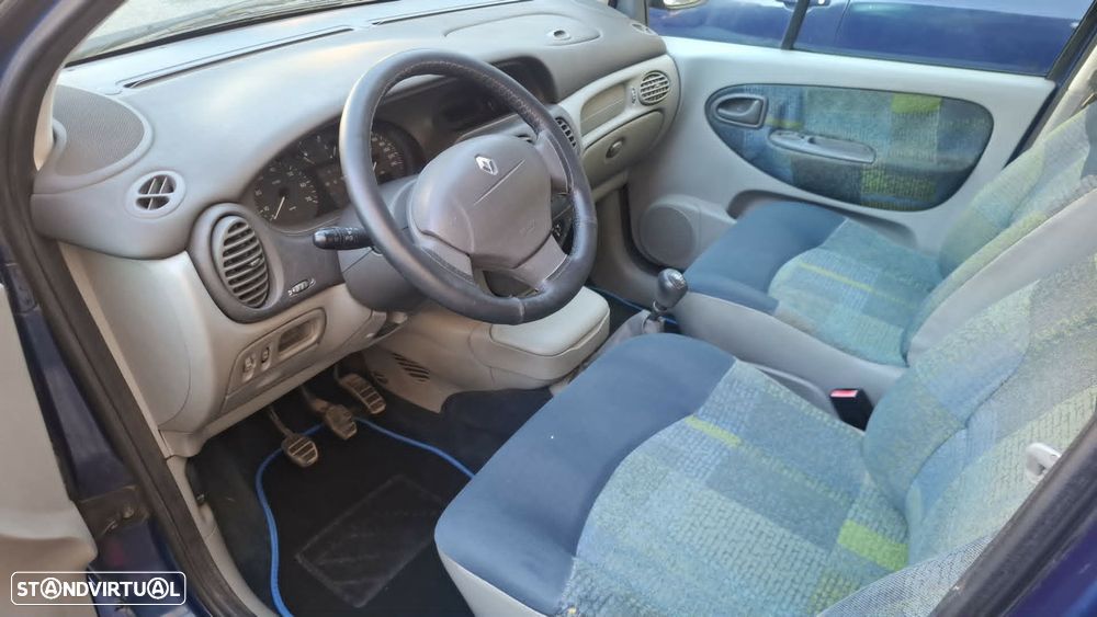 Renault Scénic 1.4 16V - 9
